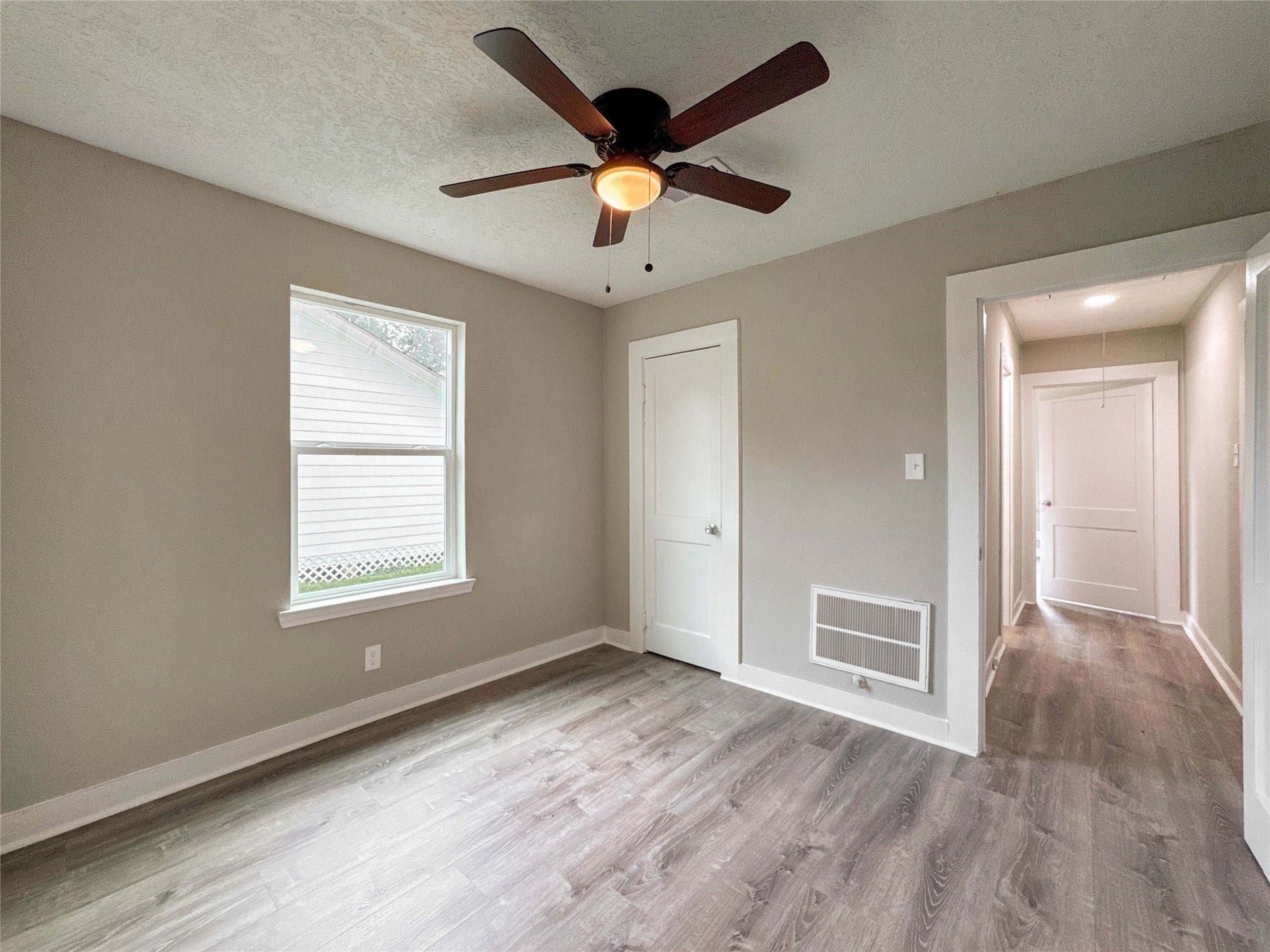 121 Lake Road, La Marque, TX 77568 121 Lake Road, La Marque, TX 77568