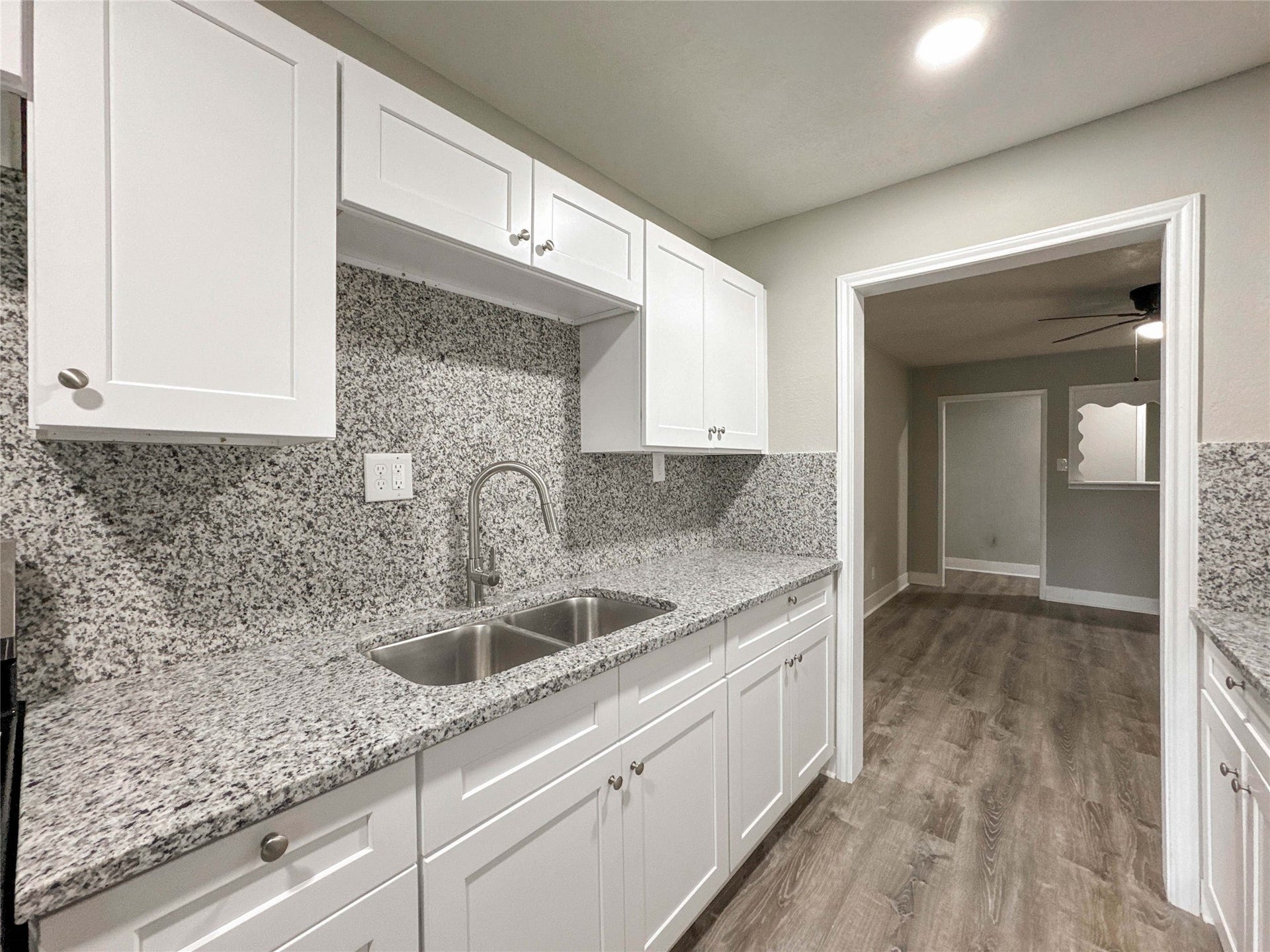 121 Lake Road, La Marque, TX 77568 121 Lake Road, La Marque, TX 77568