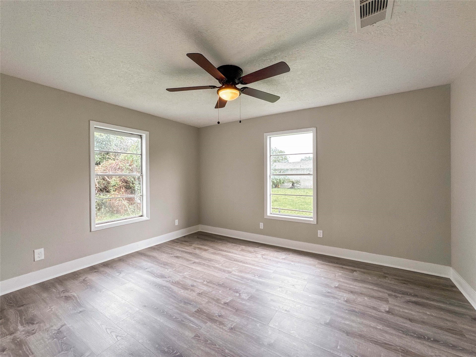 121 Lake Road, La Marque, TX 77568 121 Lake Road, La Marque, TX 77568