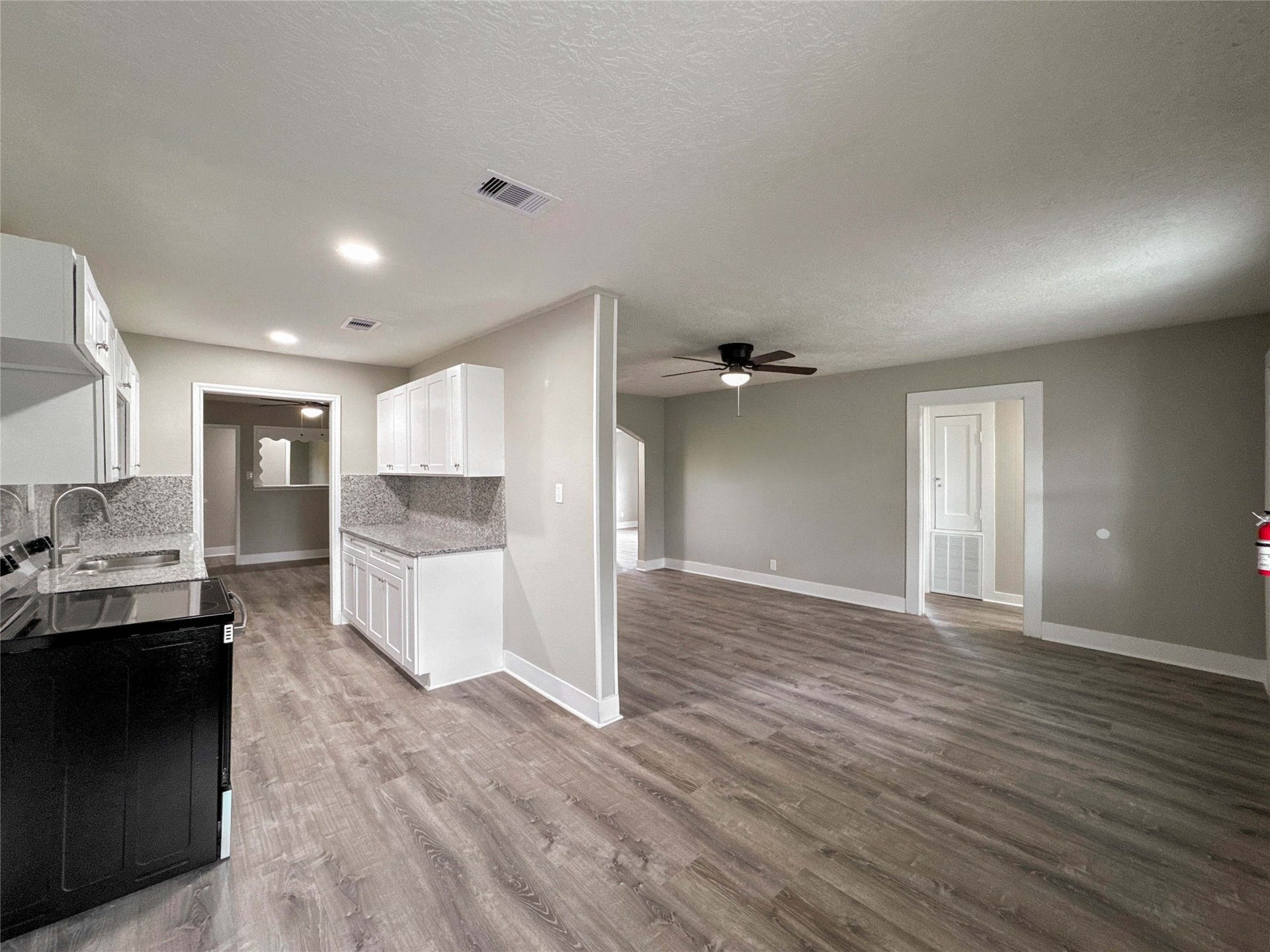 121 Lake Road, La Marque, TX 77568 121 Lake Road, La Marque, TX 77568