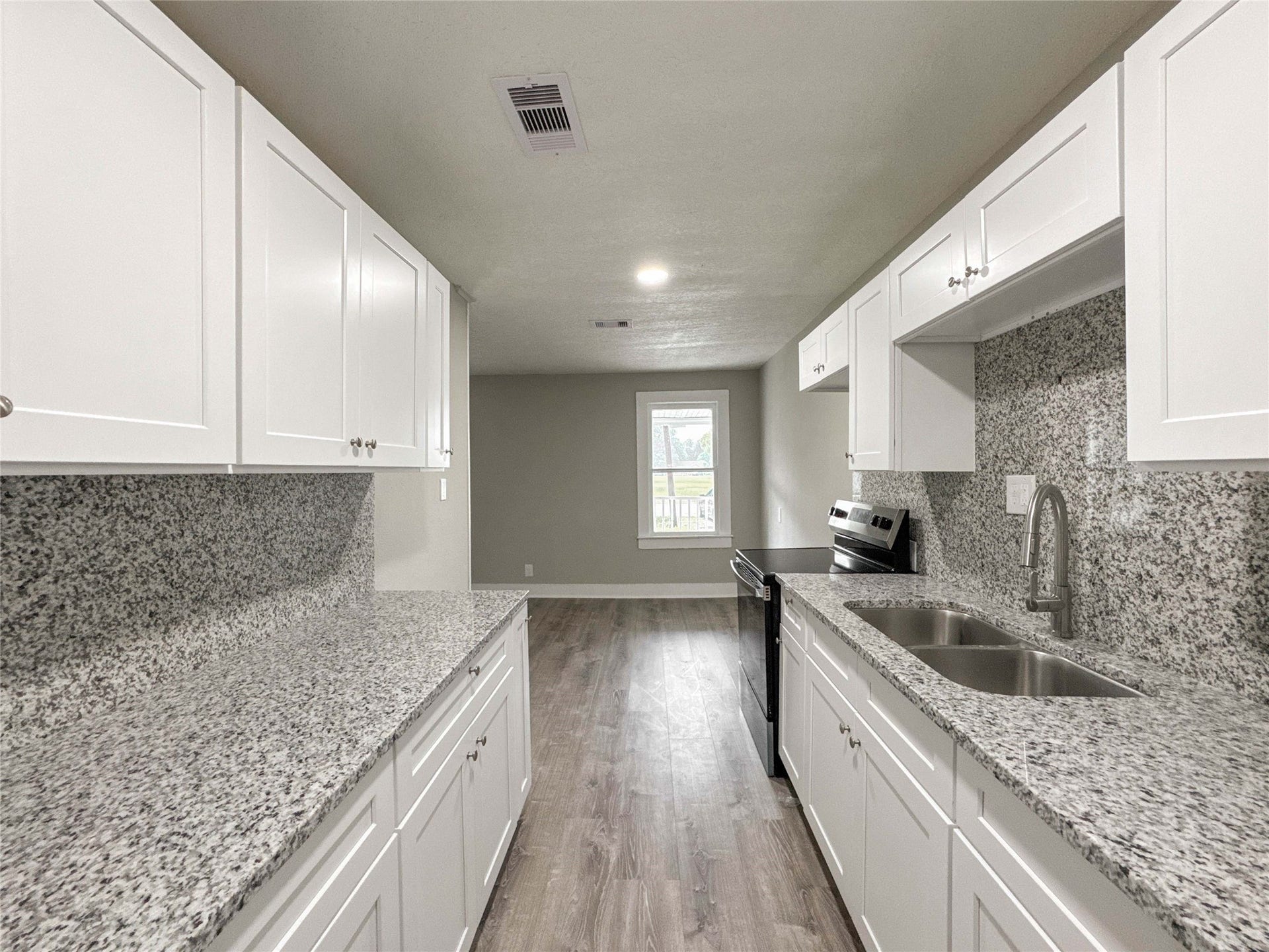 121 Lake Road, La Marque, TX 77568 121 Lake Road, La Marque, TX 77568