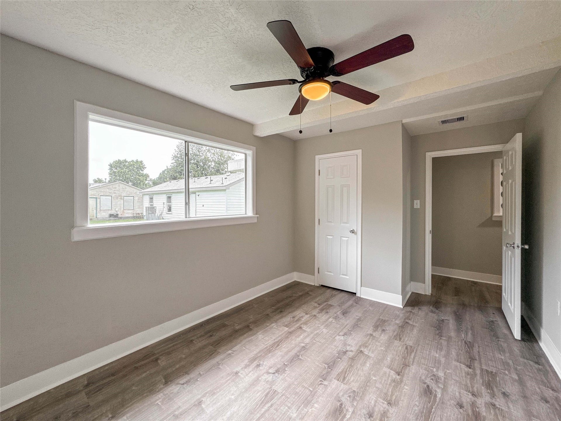 121 Lake Road, La Marque, TX 77568 121 Lake Road, La Marque, TX 77568