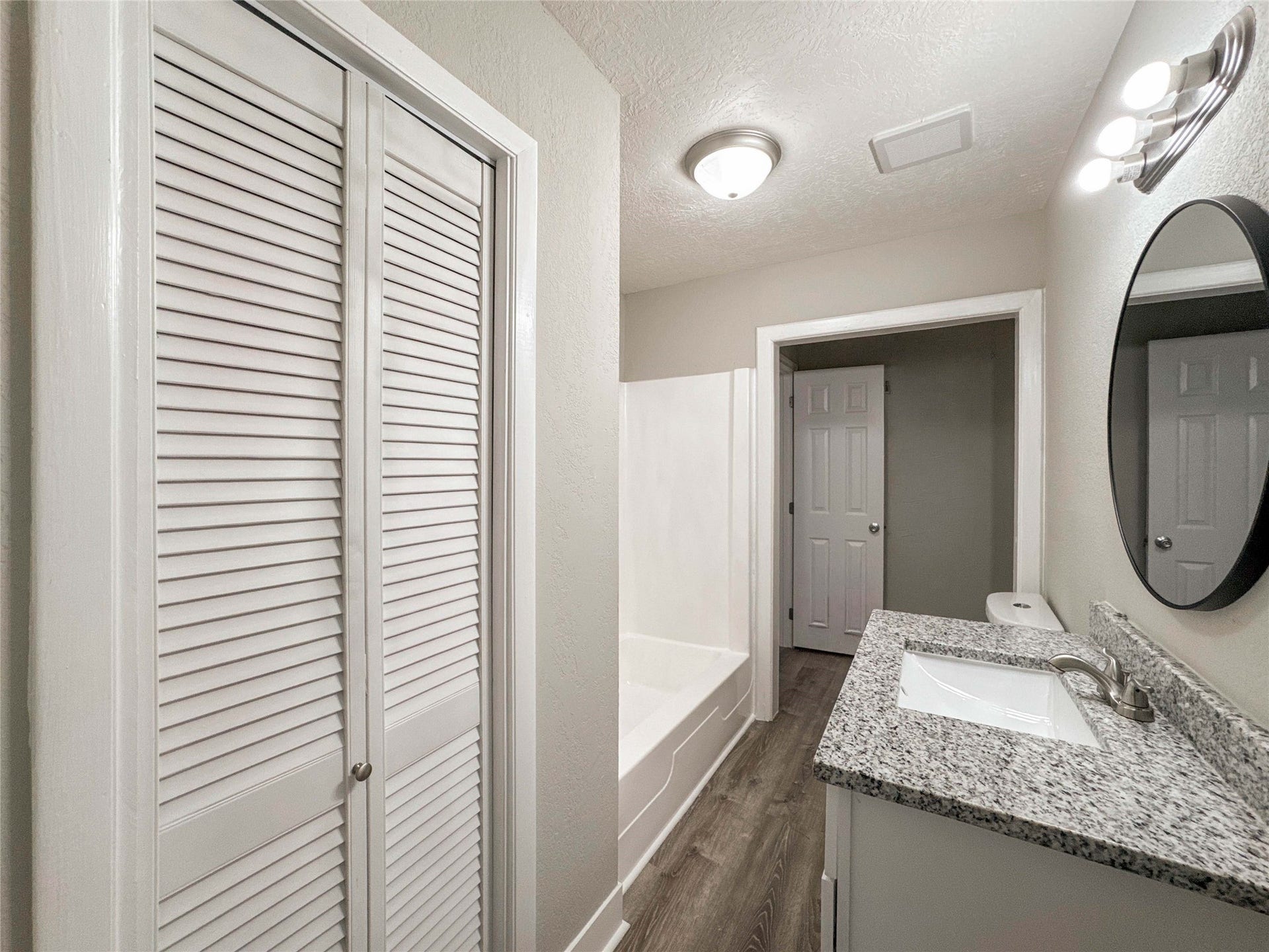 121 Lake Road, La Marque, TX 77568 121 Lake Road, La Marque, TX 77568