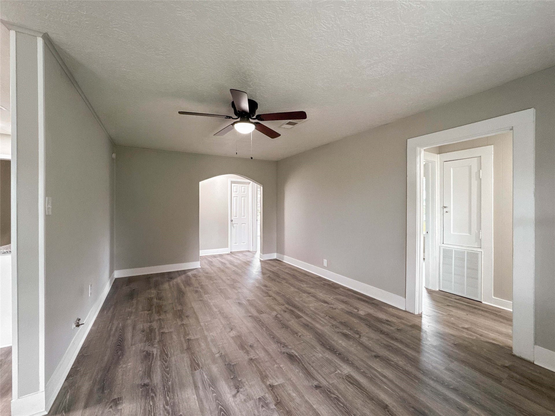 121 Lake Road, La Marque, TX 77568 121 Lake Road, La Marque, TX 77568