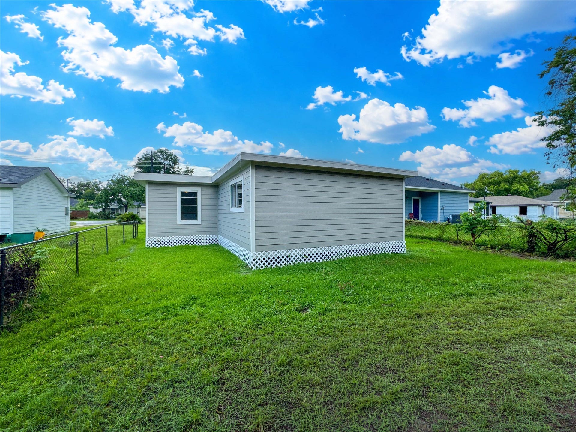 121 Lake Road, La Marque, TX 77568 121 Lake Road, La Marque, TX 77568