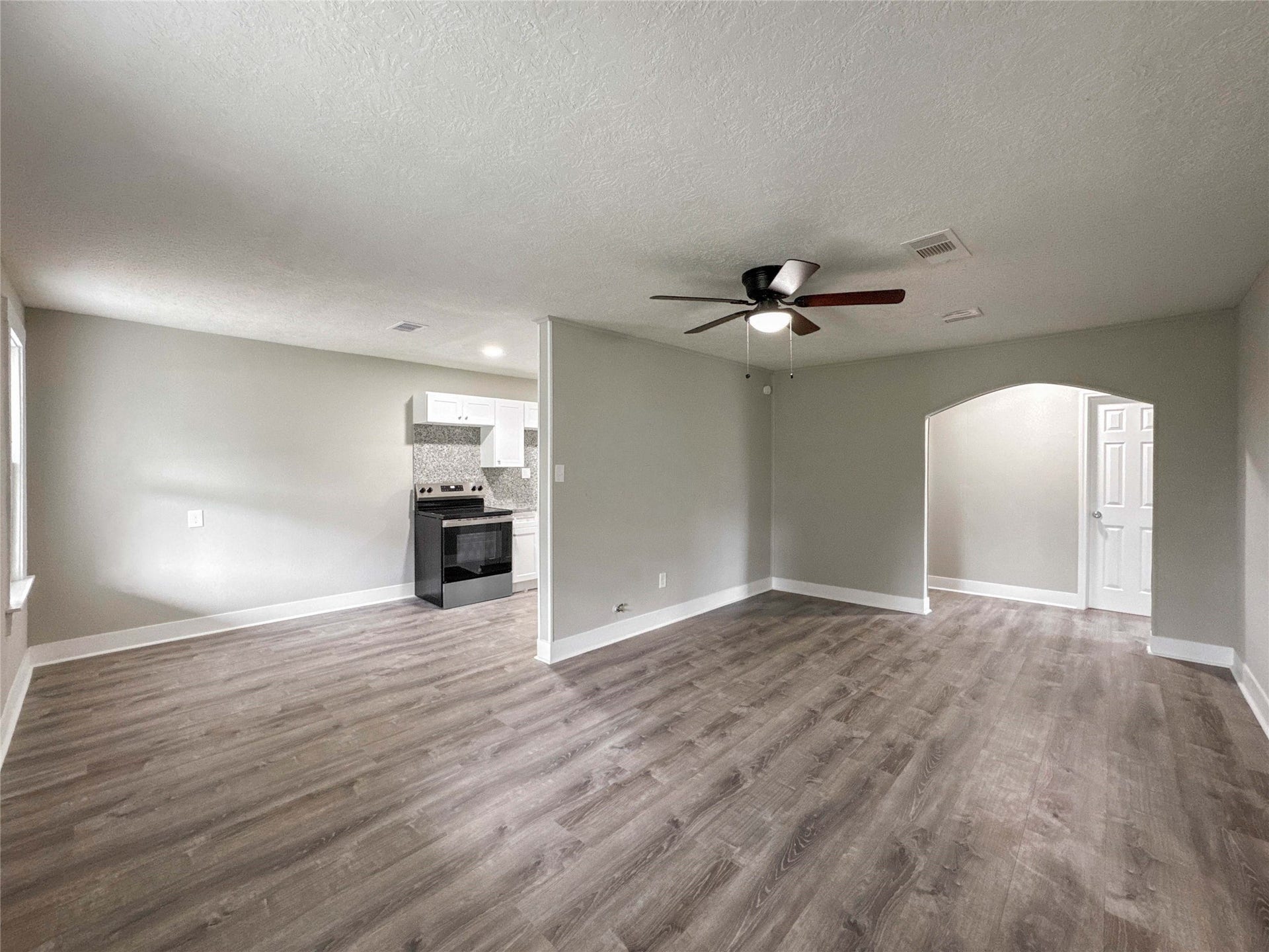 121 Lake Road, La Marque, TX 77568 121 Lake Road, La Marque, TX 77568