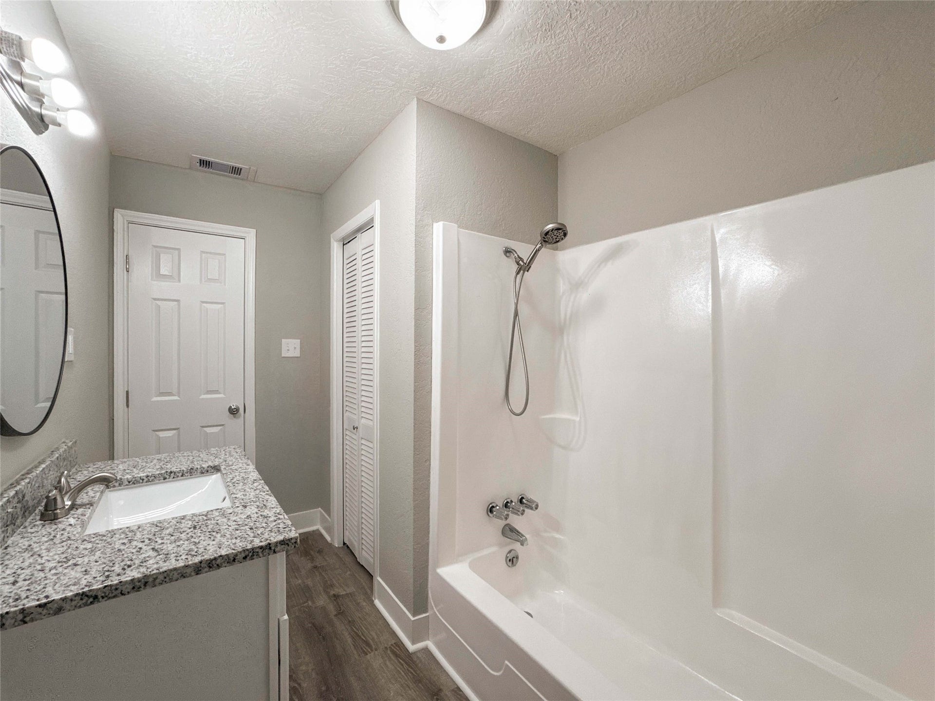 121 Lake Road, La Marque, TX 77568 121 Lake Road, La Marque, TX 77568