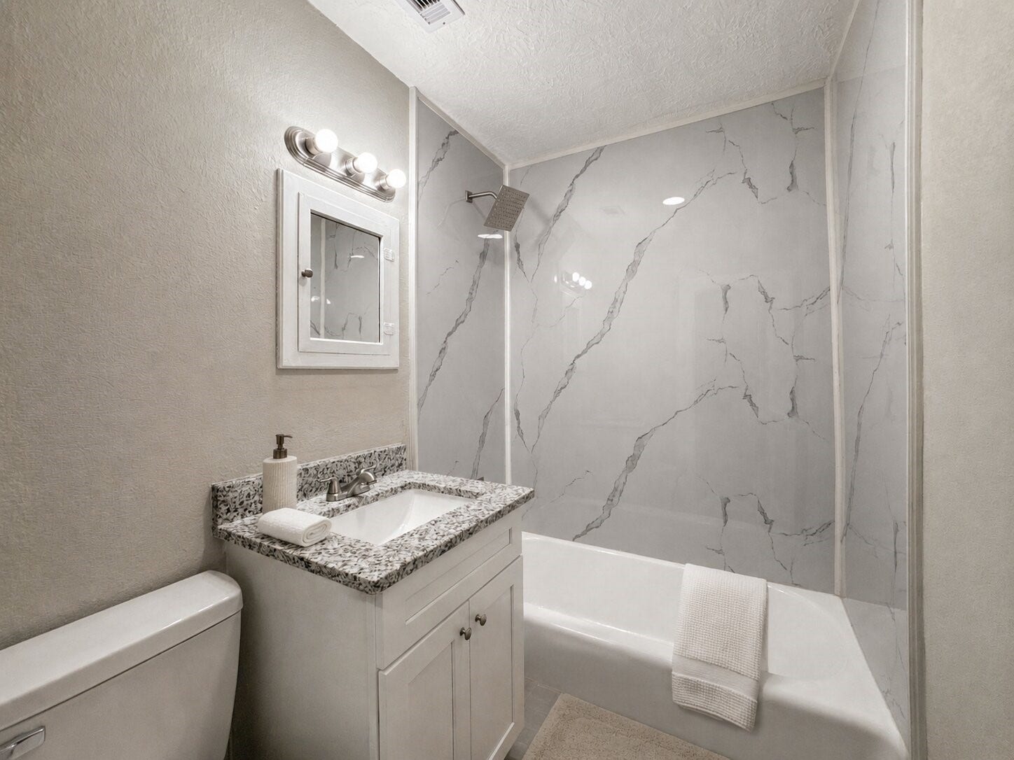 121 Lake Road, La Marque, TX 77568 *This photo is virtually staged*