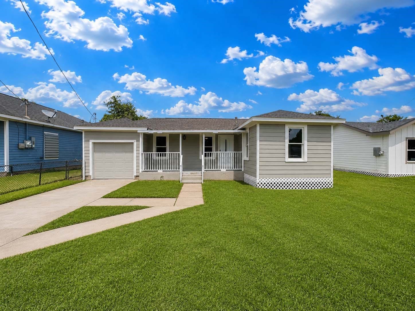 121 Lake Road, La Marque, TX 77568 121 Lake Road, La Marque, TX 77568