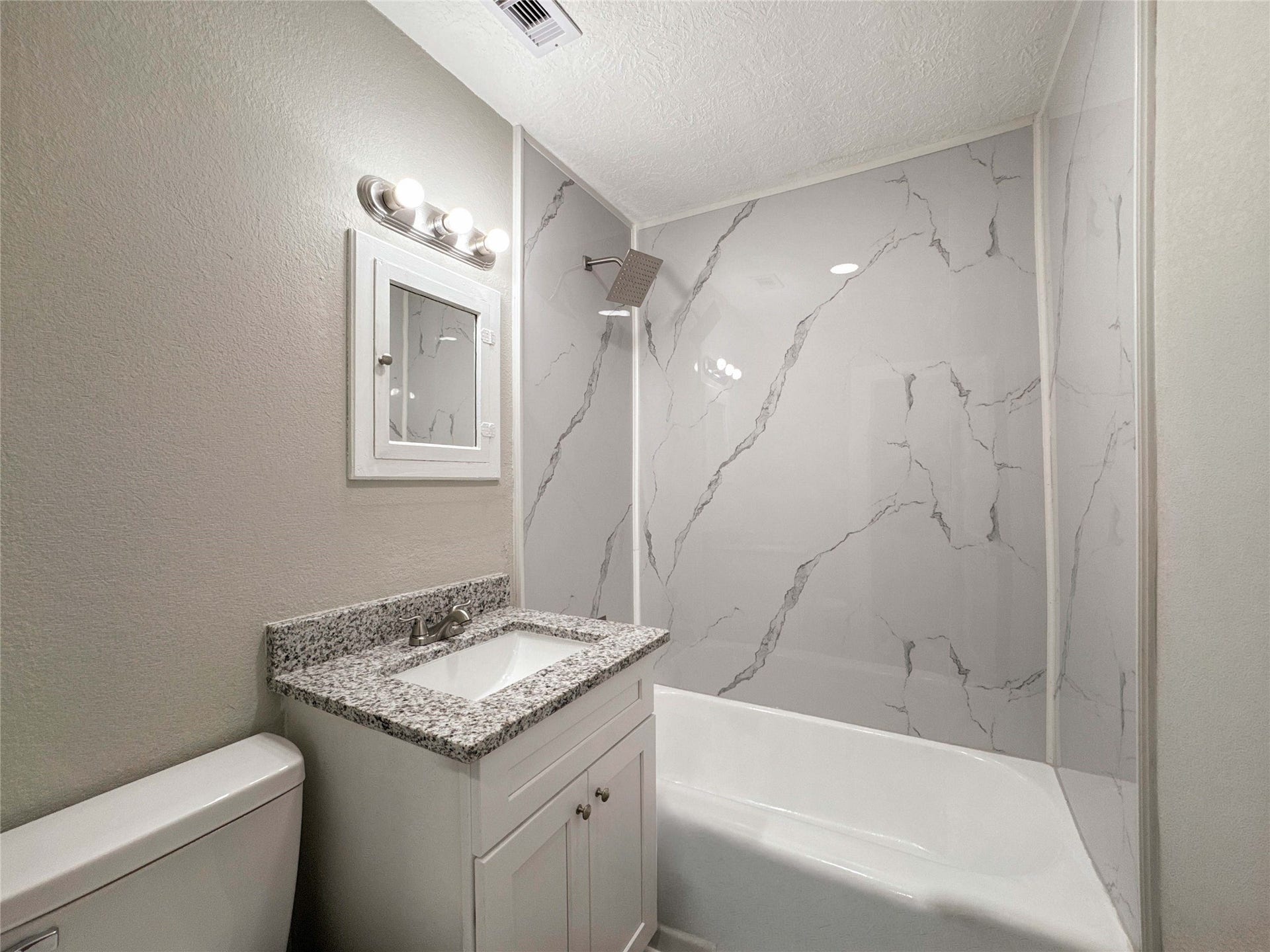 121 Lake Road, La Marque, TX 77568 121 Lake Road, La Marque, TX 77568