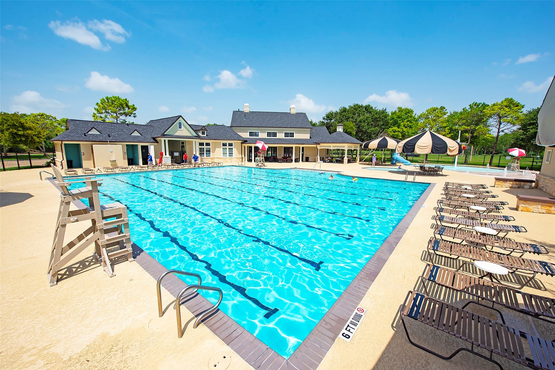 2203 Summit Pass Lane, League City, TX 77573 Magnolia Creek pool for residents.