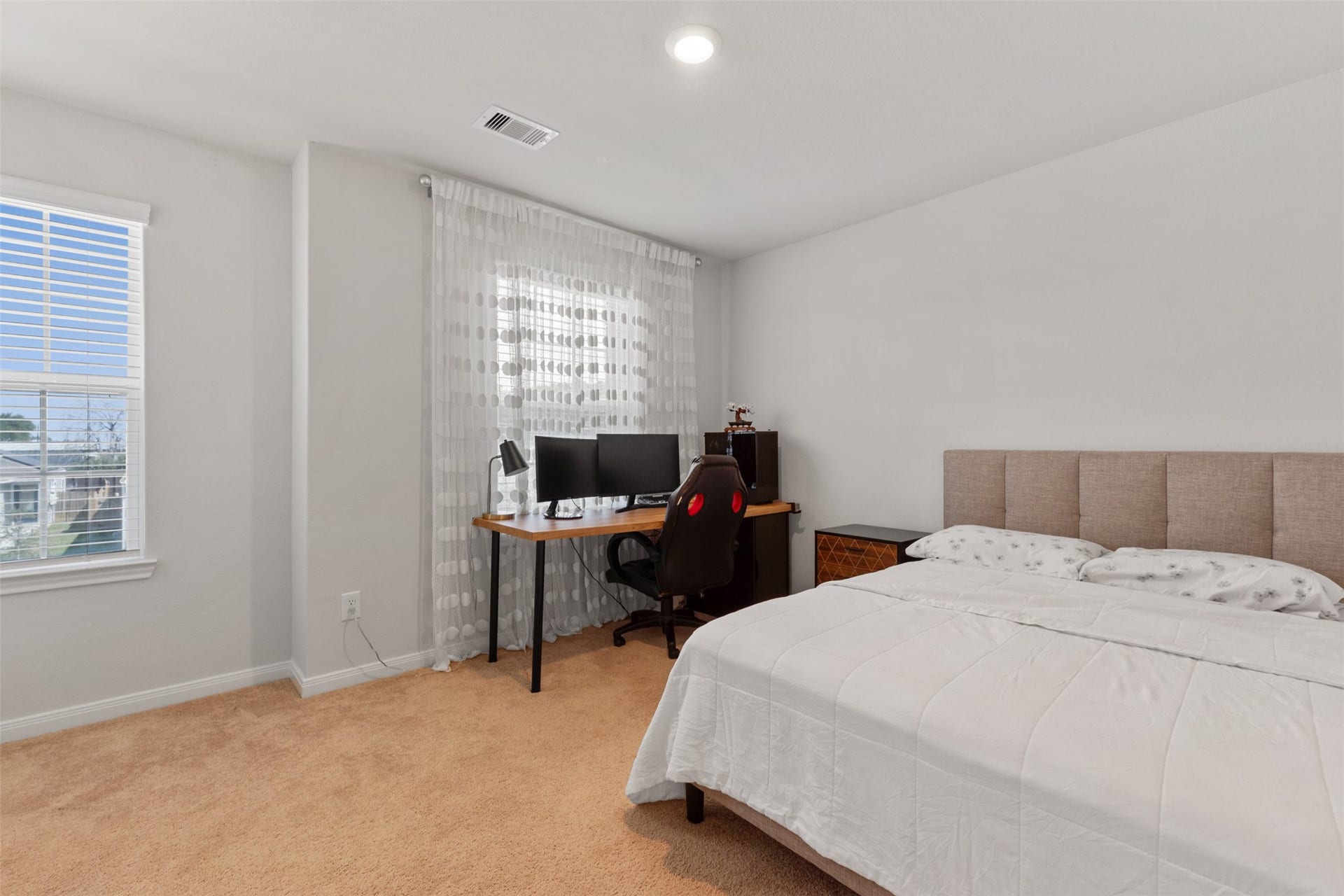 11402 Bright Sun Drive, Houston, TX 77048 Secondary bedroom #1