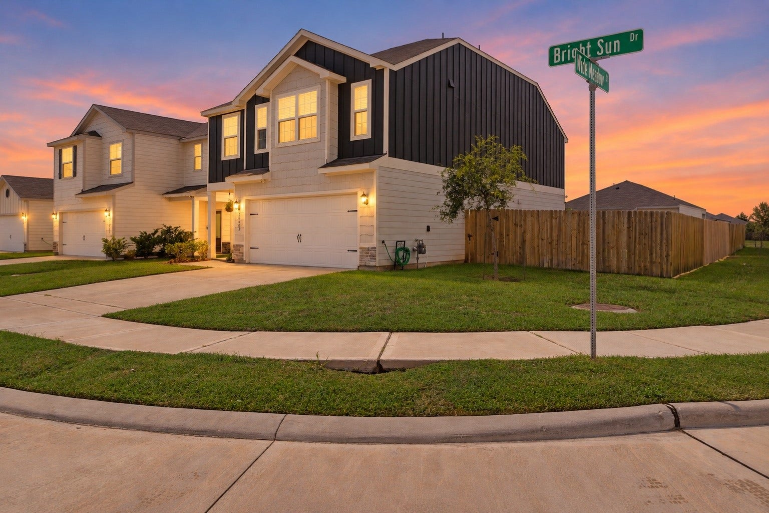 11402 Bright Sun Drive, Houston, TX 77048 Huge corner lot living on Bright Sun Drive.