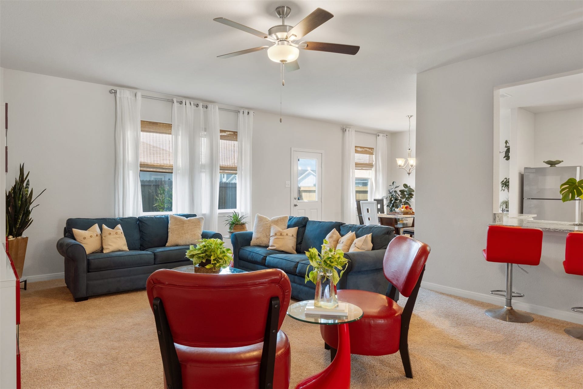 11402 Bright Sun Drive, Houston, TX 77048 Living, dining, and kitchen flow together