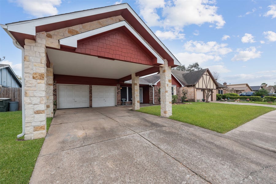 Property photo for 123 Ballantrae Lane, Houston, TX
