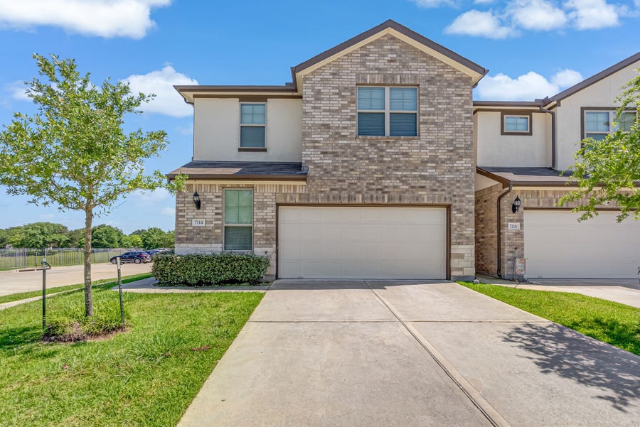 Property photo for 7114 Elgin Street, Pearland, TX
