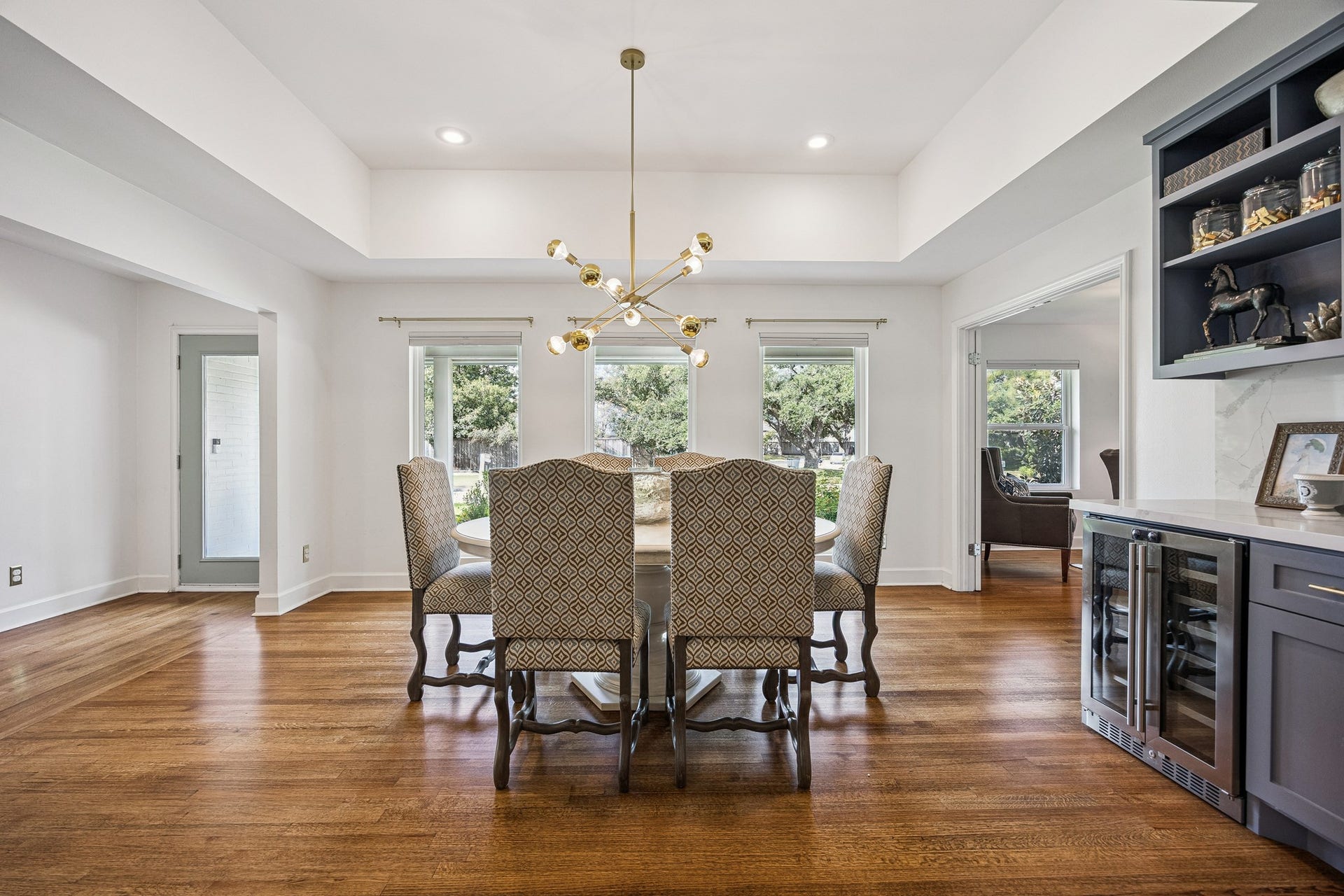 2503 Stoney Brook Drive, Houston, TX 77063 An elegant setting for everyday meals and special gatherings, the dining room offers plenty of space for a large table. Custom built-ins provide additional storage and display space.