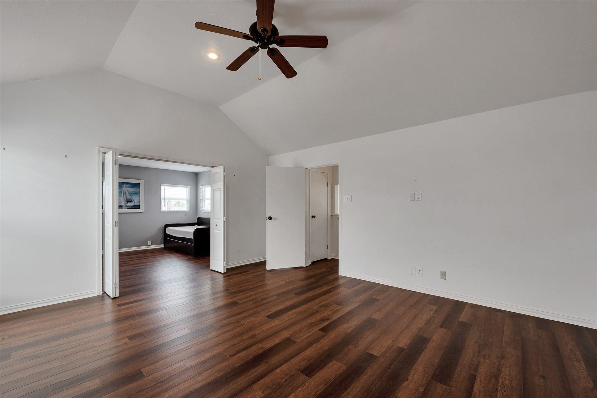 1302 Tiki Drive, Tiki Island, TX 77554