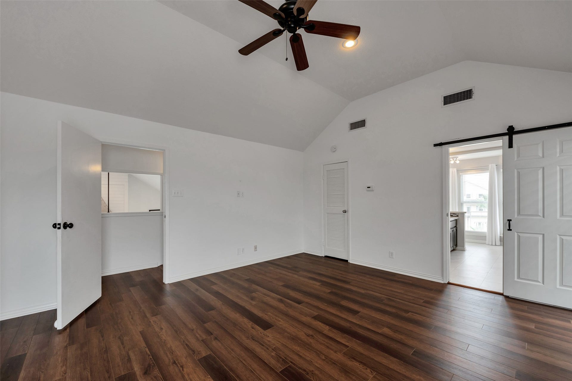 1302 Tiki Drive, Tiki Island, TX 77554