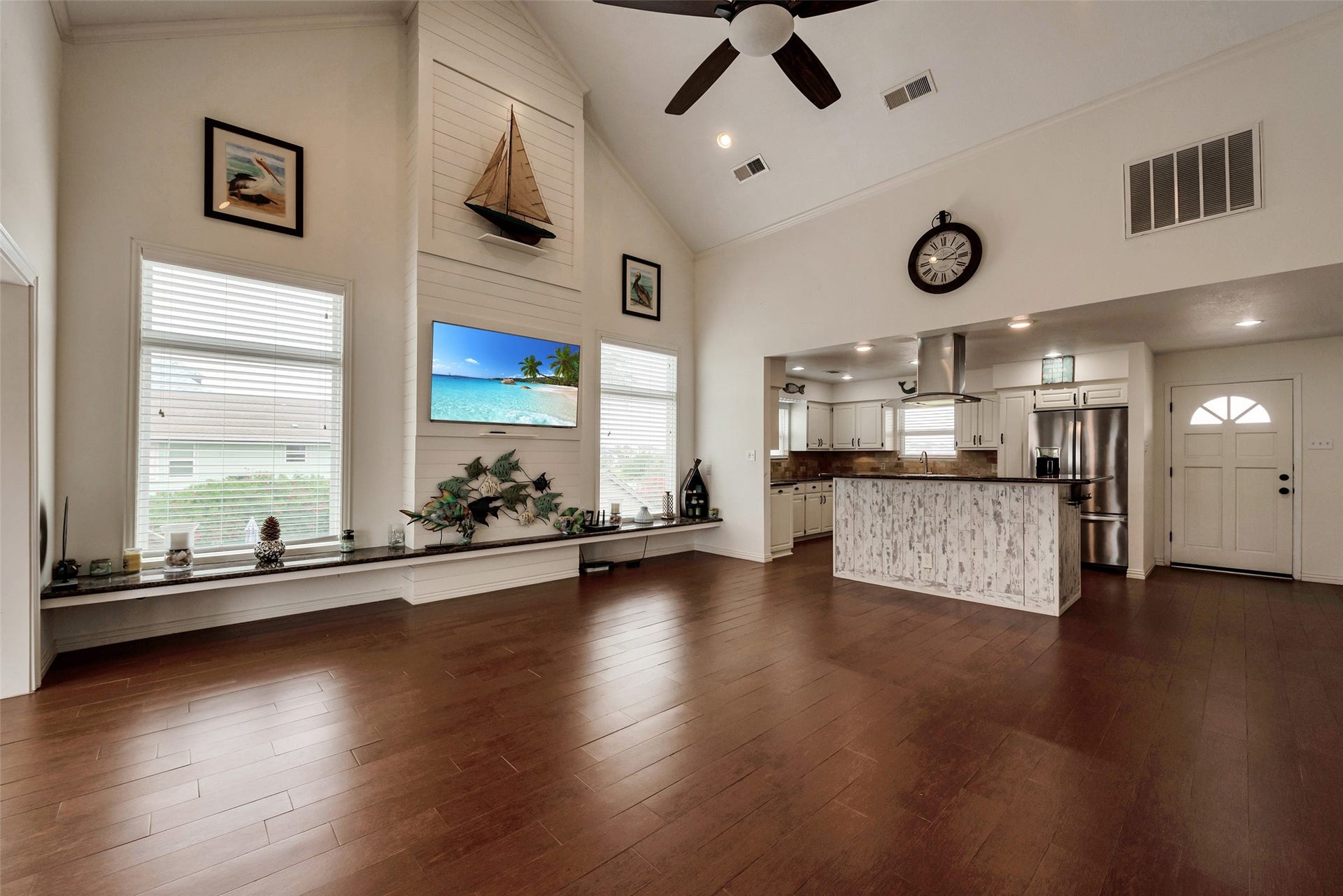 1302 Tiki Drive, Tiki Island, TX 77554