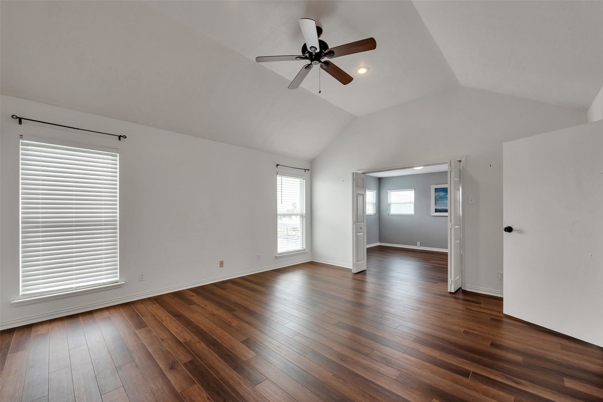 1302 Tiki Drive, Tiki Island, TX 77554