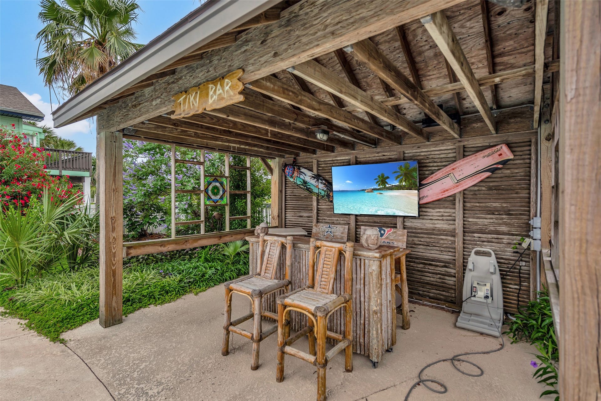 1302 Tiki Drive, Tiki Island, TX 77554