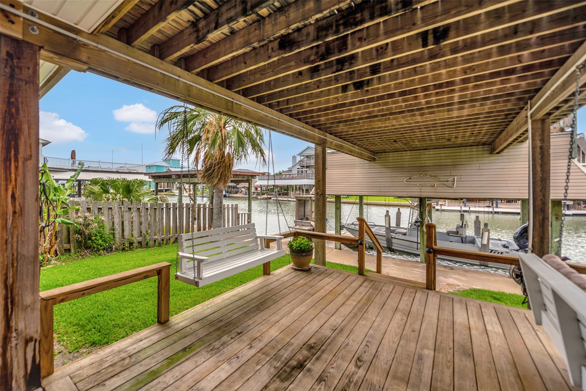 1302 Tiki Drive, Tiki Island, TX 77554