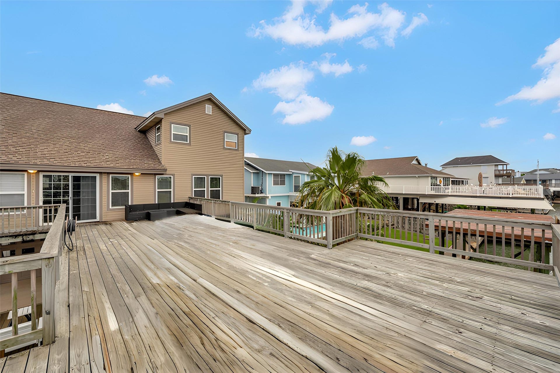 1302 Tiki Drive, Tiki Island, TX 77554