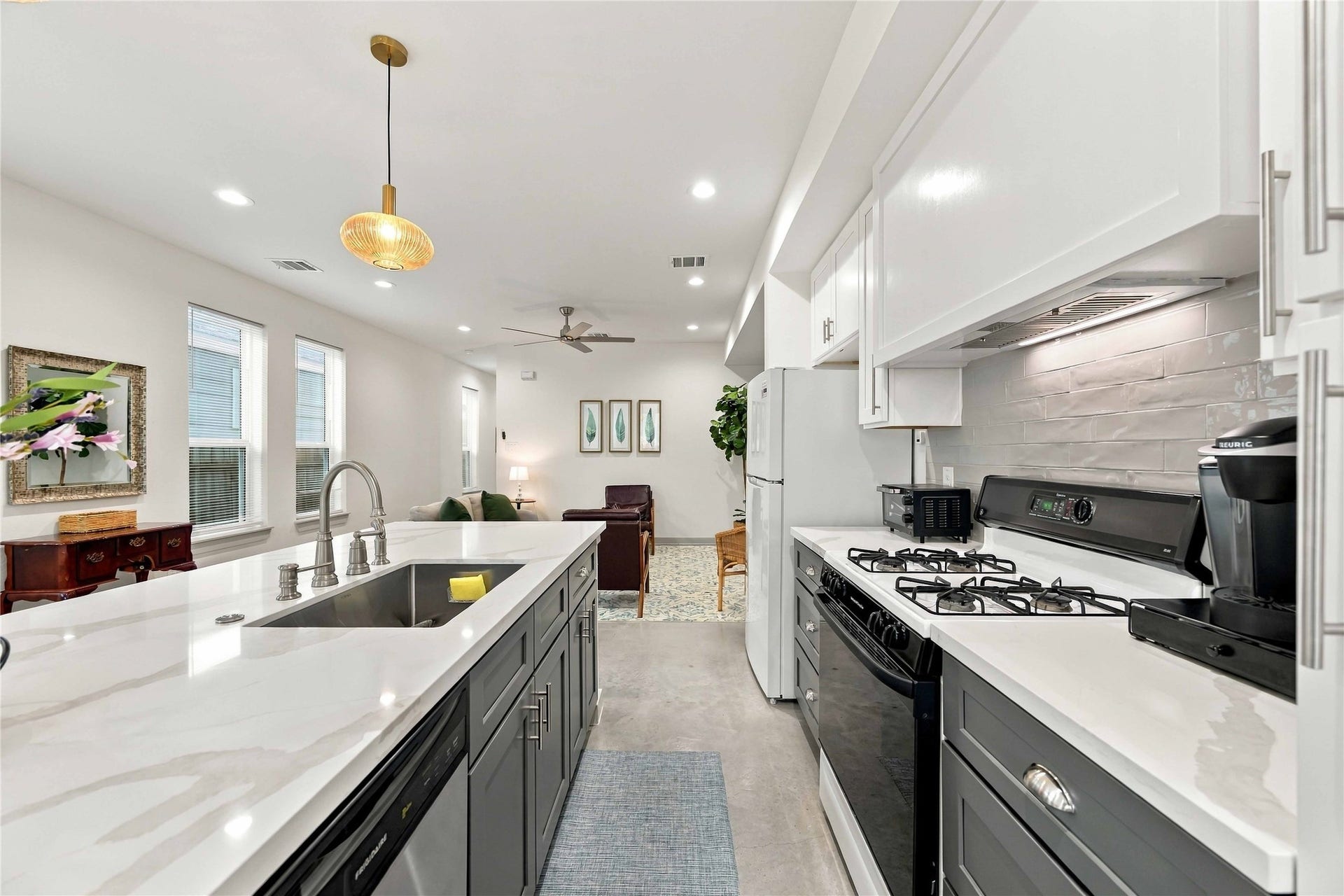 7924 Booker Street, #A-B, Houston, TX 77028 7924 Booker Street, #A-B, Houston, TX 77028