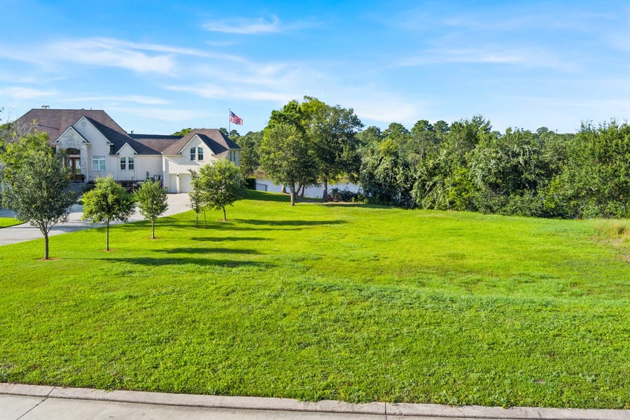 Property photo for 4440 E Bayou Maison Circle, Dickinson, TX