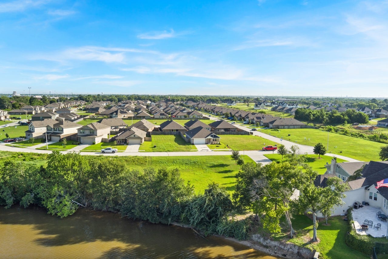 4440 E Bayou Maison Circle, Dickinson, TX 77539 4440 E Bayou Maison Circle, Dickinson, TX 77539