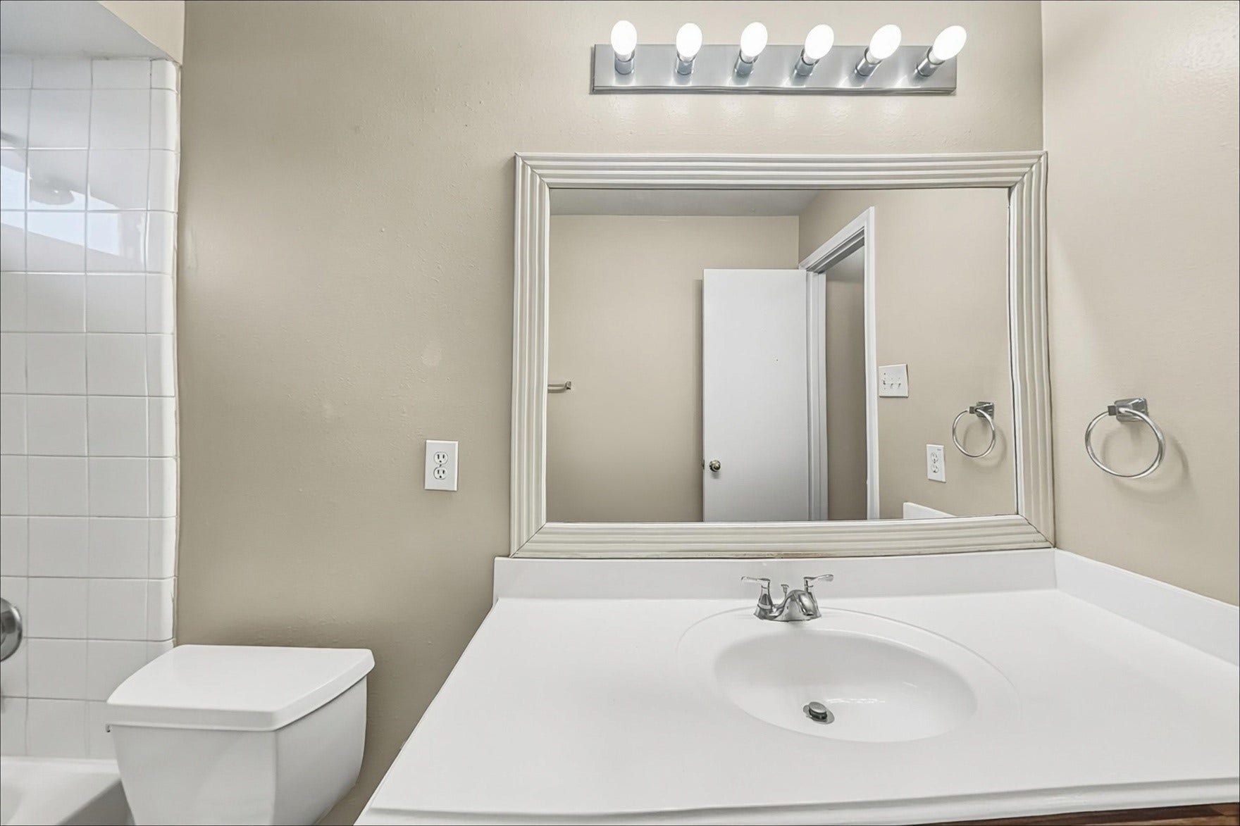 1423 Hunter Green Lane, Fresno, TX 77545 1423 Hunter Green Lane, Fresno, TX 77545