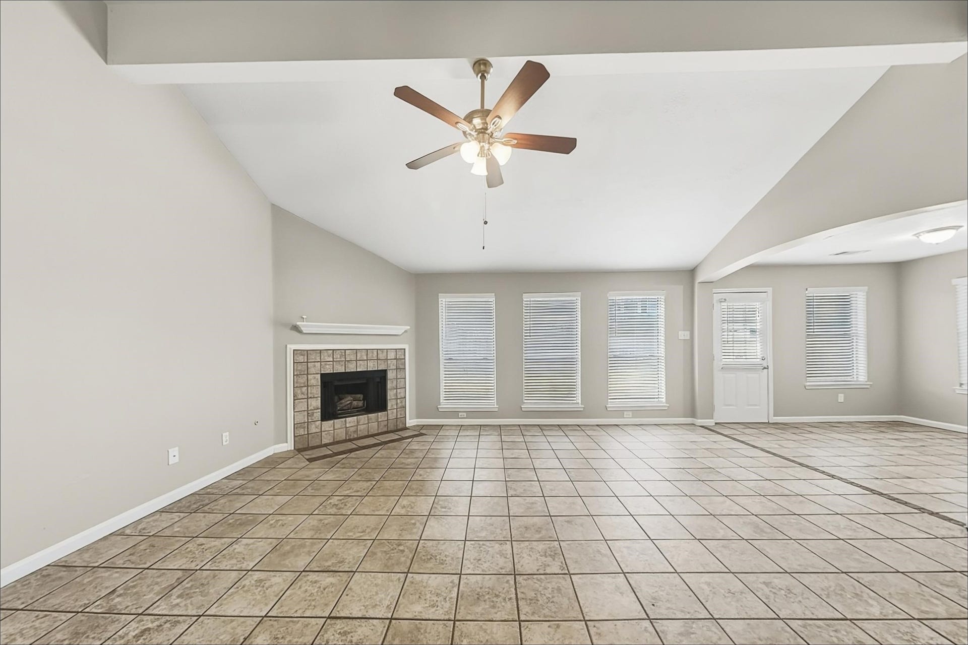 1423 Hunter Green Lane, Fresno, TX 77545 1423 Hunter Green Lane, Fresno, TX 77545