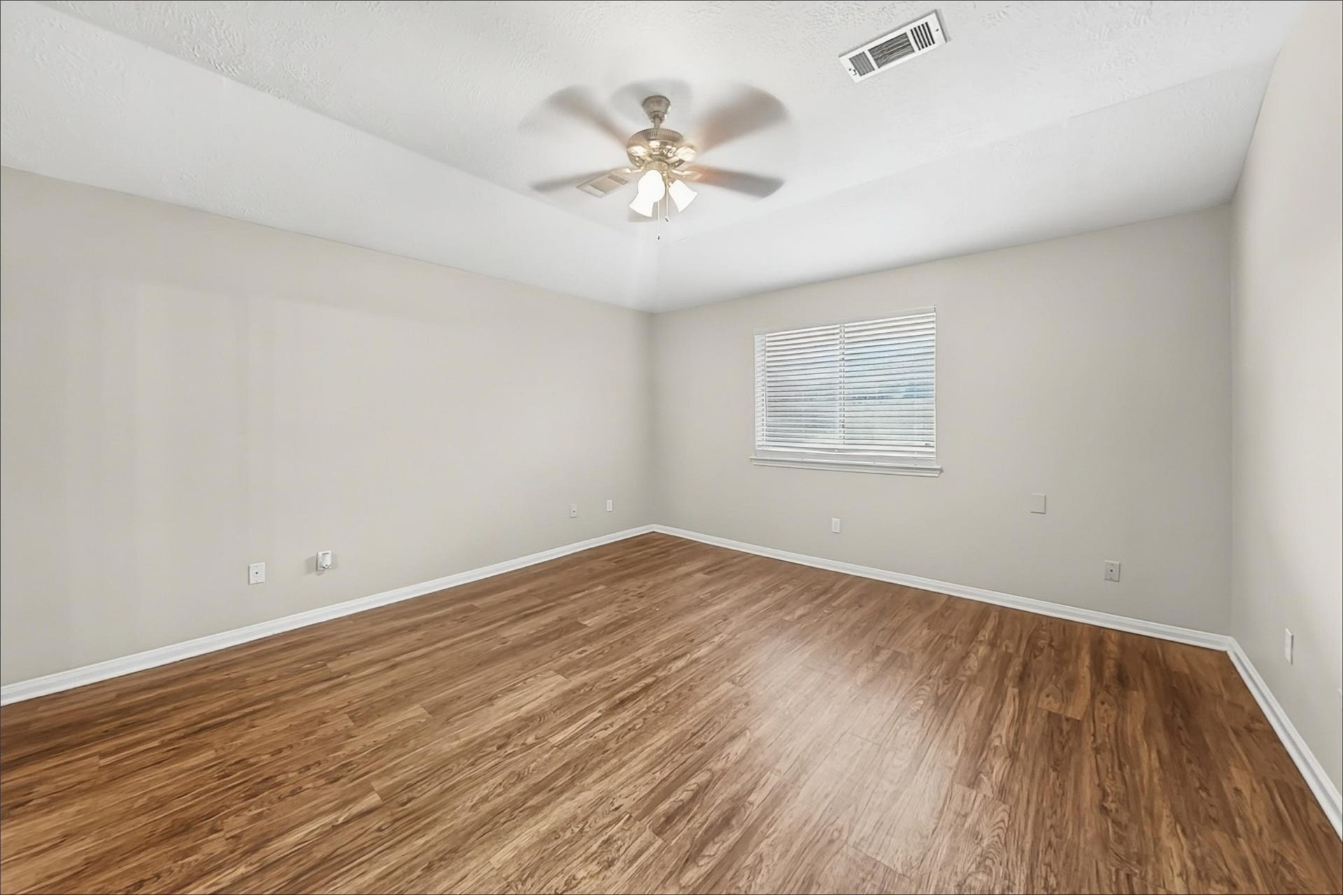 1423 Hunter Green Lane, Fresno, TX 77545 1423 Hunter Green Lane, Fresno, TX 77545