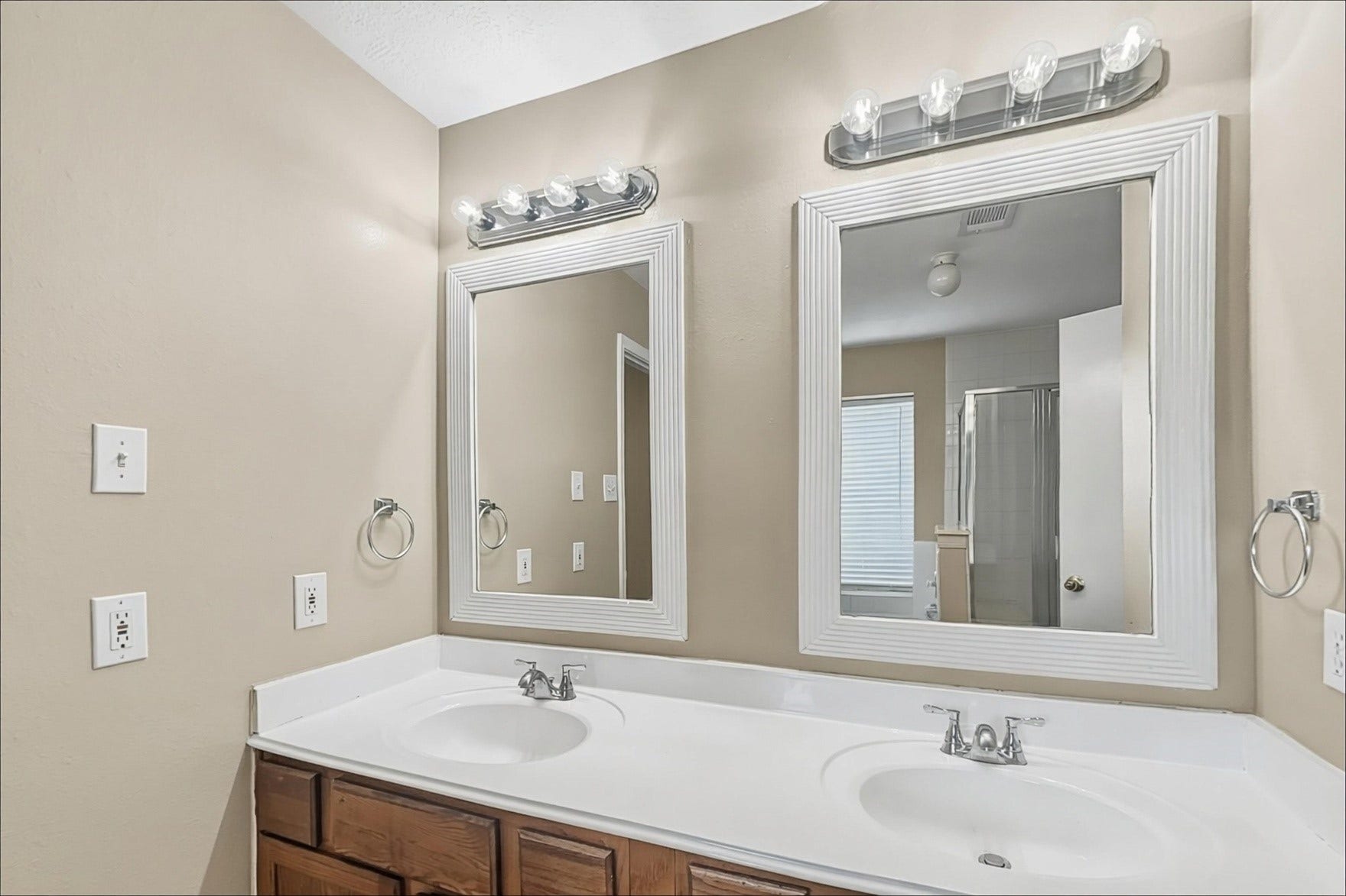1423 Hunter Green Lane, Fresno, TX 77545 1423 Hunter Green Lane, Fresno, TX 77545