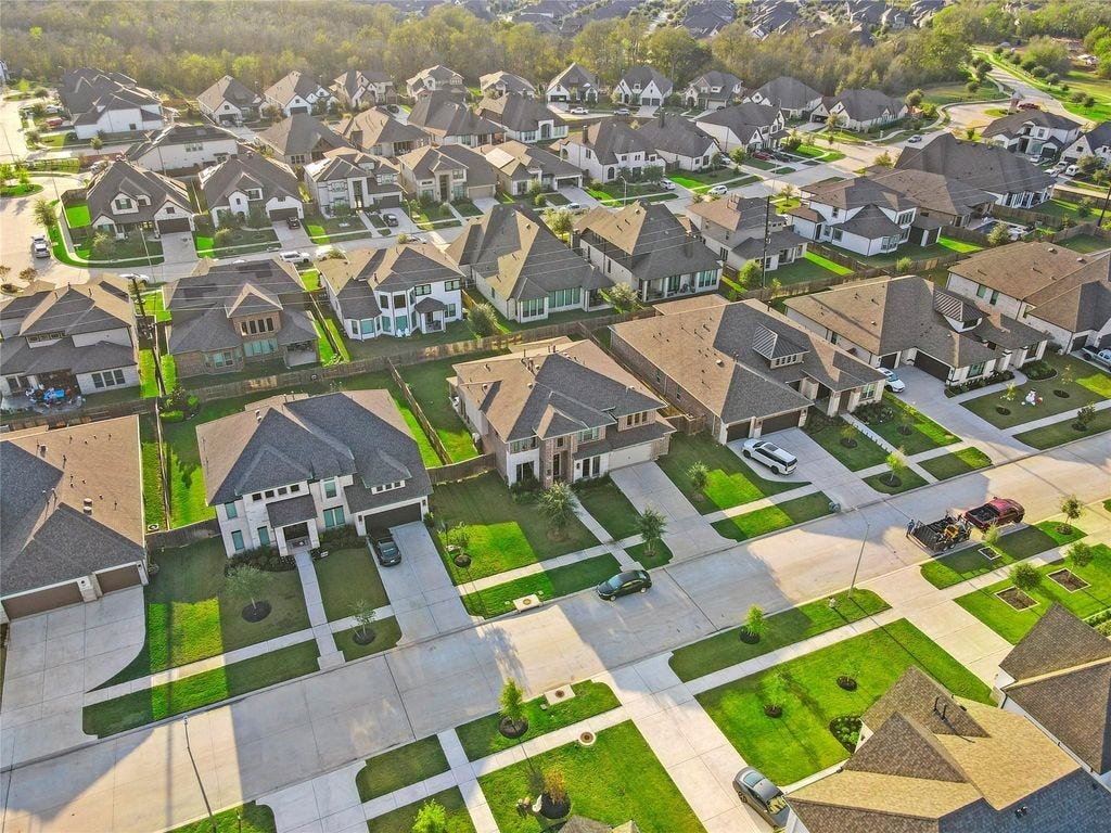4823 Parkgate Avenue, Fulshear, TX 77441