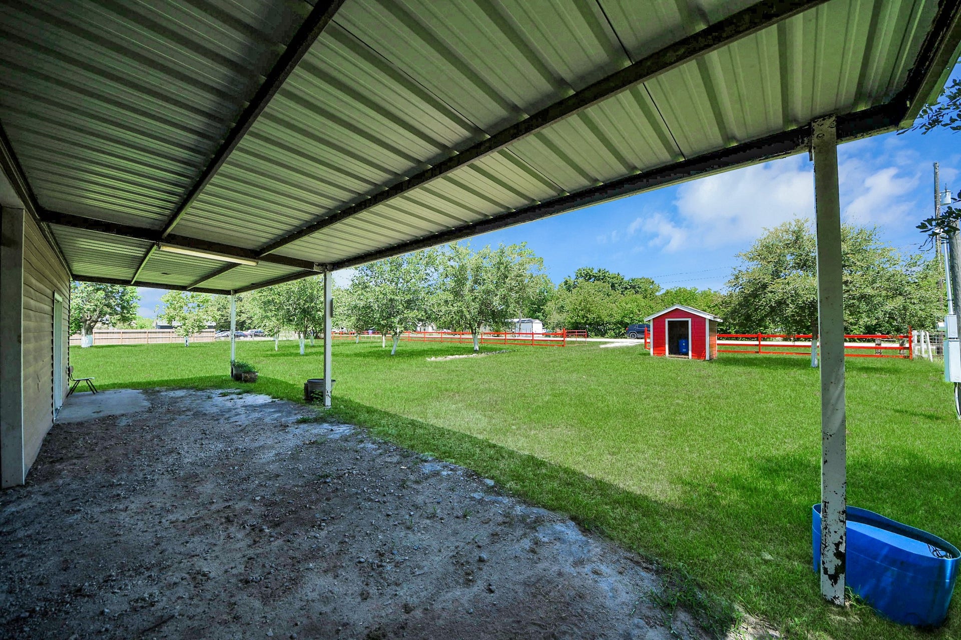 694 County Road 941, Alvin, TX 77511 694 County Road 941, Alvin, TX 77511