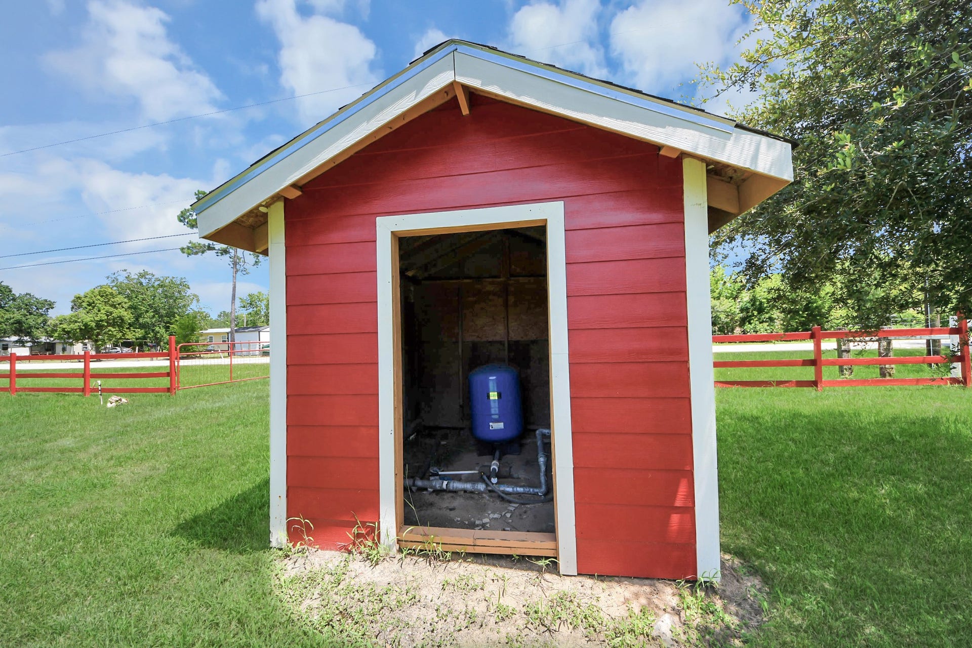 694 County Road 941, Alvin, TX 77511 694 County Road 941, Alvin, TX 77511