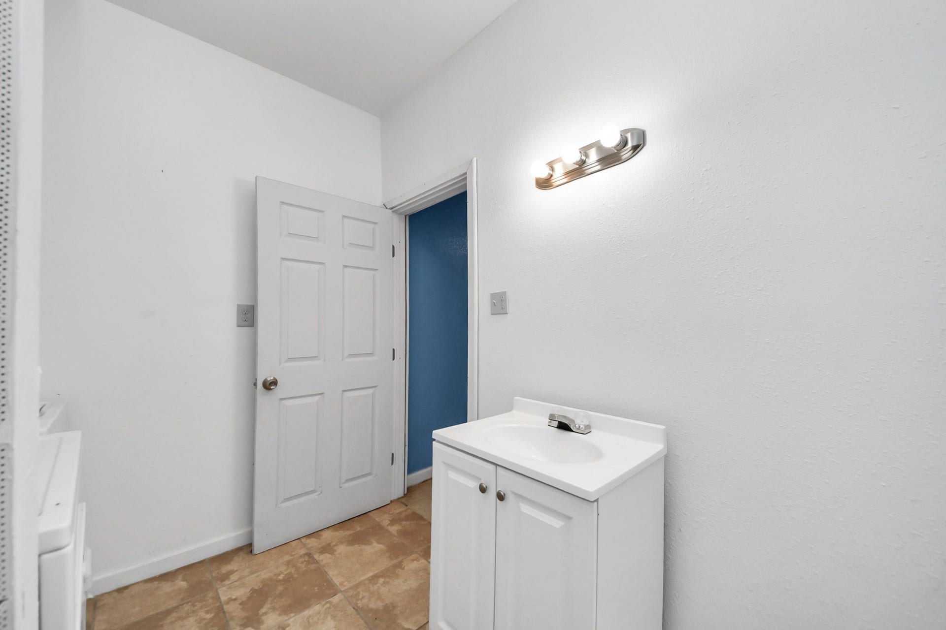 694 County Road 941, Alvin, TX 77511 694 County Road 941, Alvin, TX 77511