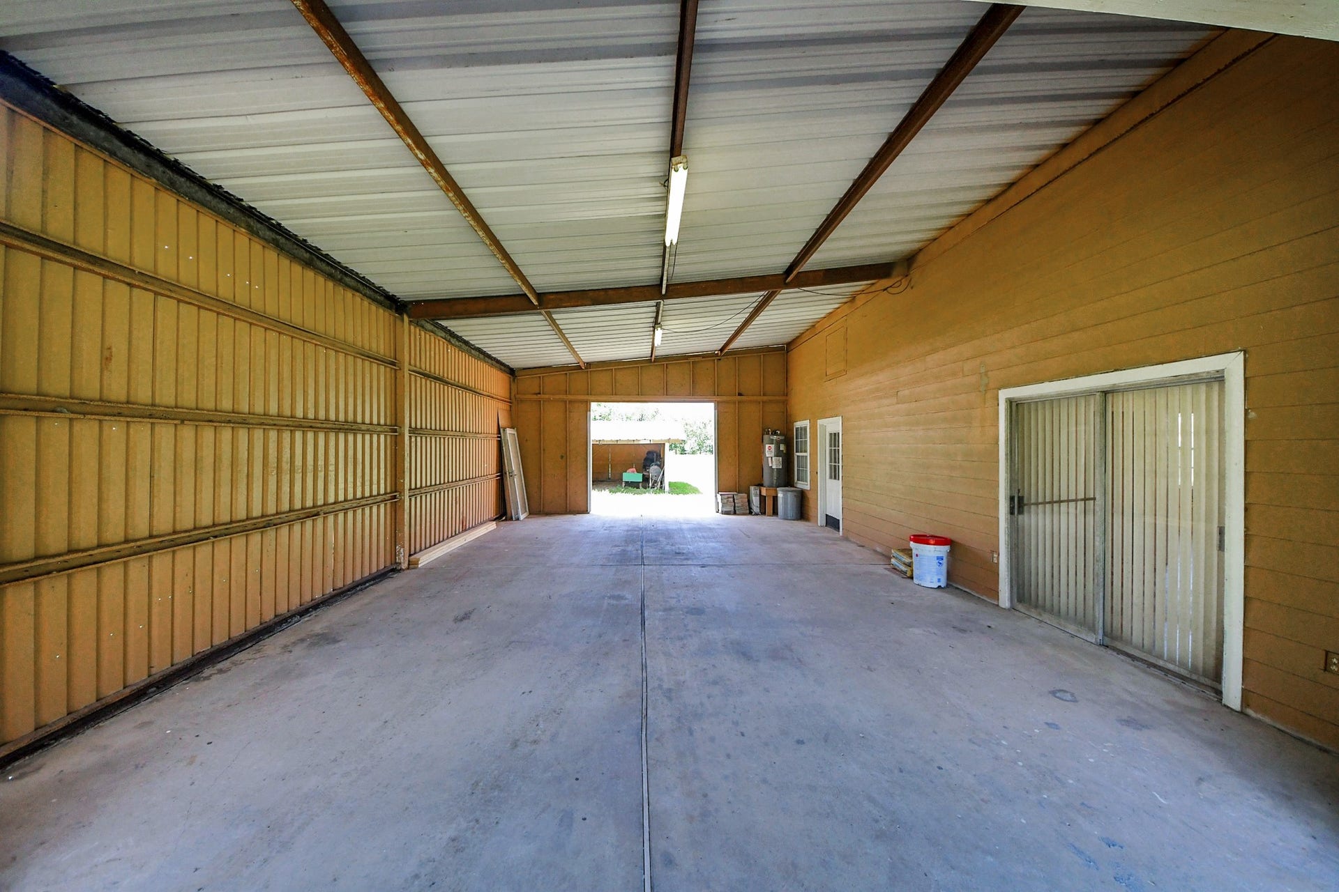 694 County Road 941, Alvin, TX 77511 694 County Road 941, Alvin, TX 77511