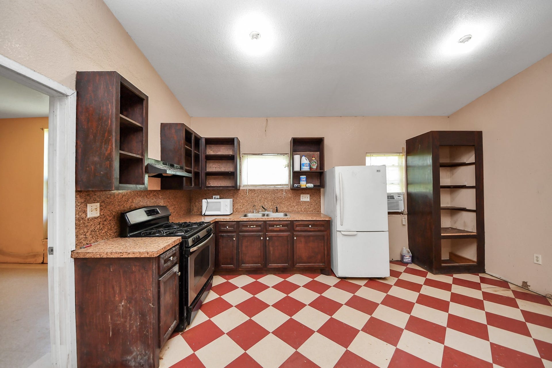 694 County Road 941, Alvin, TX 77511 694 County Road 941, Alvin, TX 77511