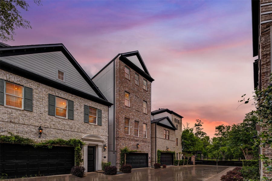 Property photo for 1323 HUNTERS MEADOW LN, Houston, TX