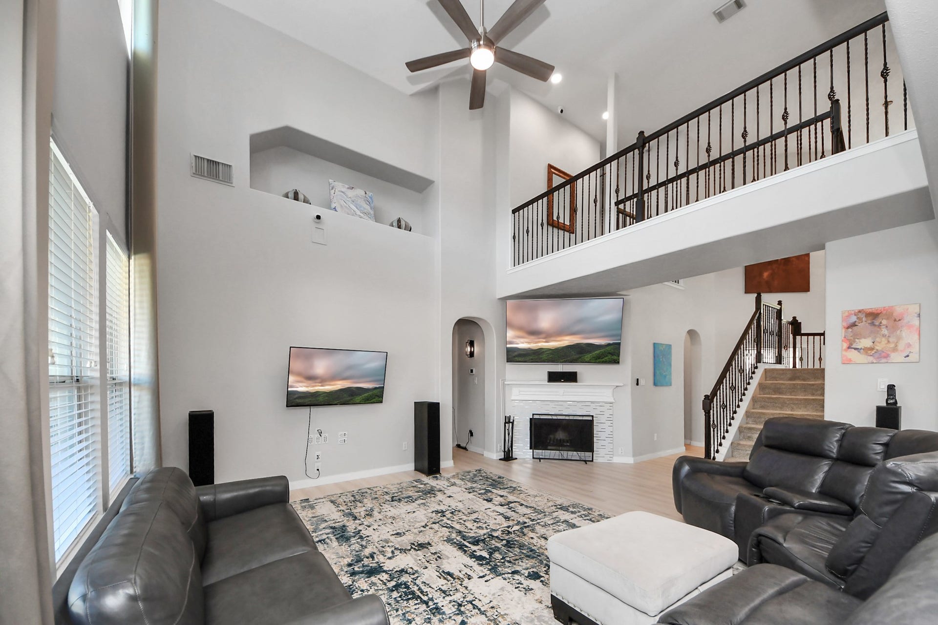 10810 Lake Raven Court, Cypress, TX 77433 Living Room