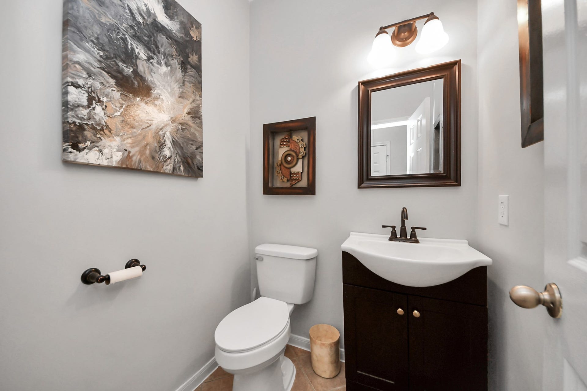 10810 Lake Raven Court, Cypress, TX 77433 Half Bath