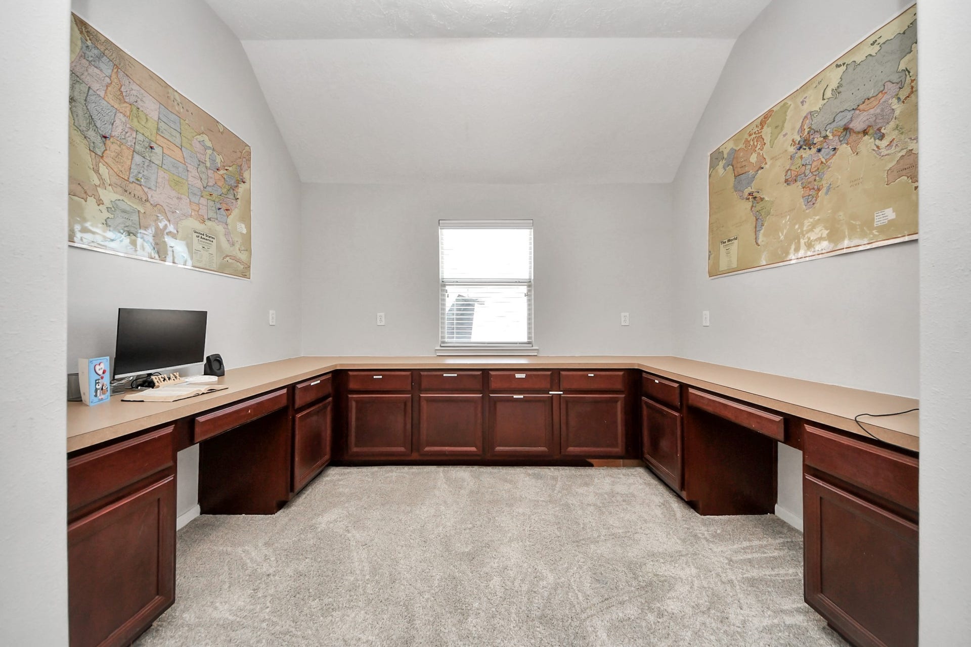 10810 Lake Raven Court, Cypress, TX 77433 Study