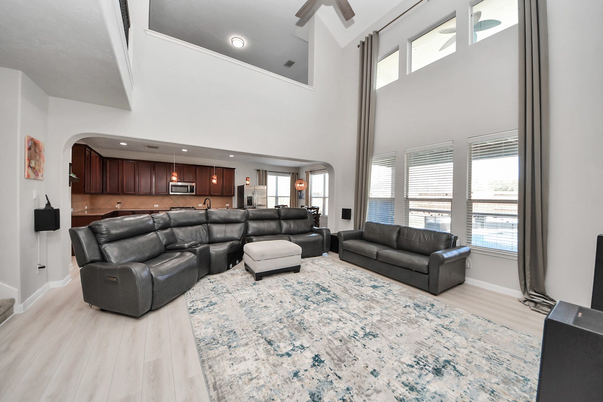 10810 Lake Raven Court, Cypress, TX 77433 Living Room