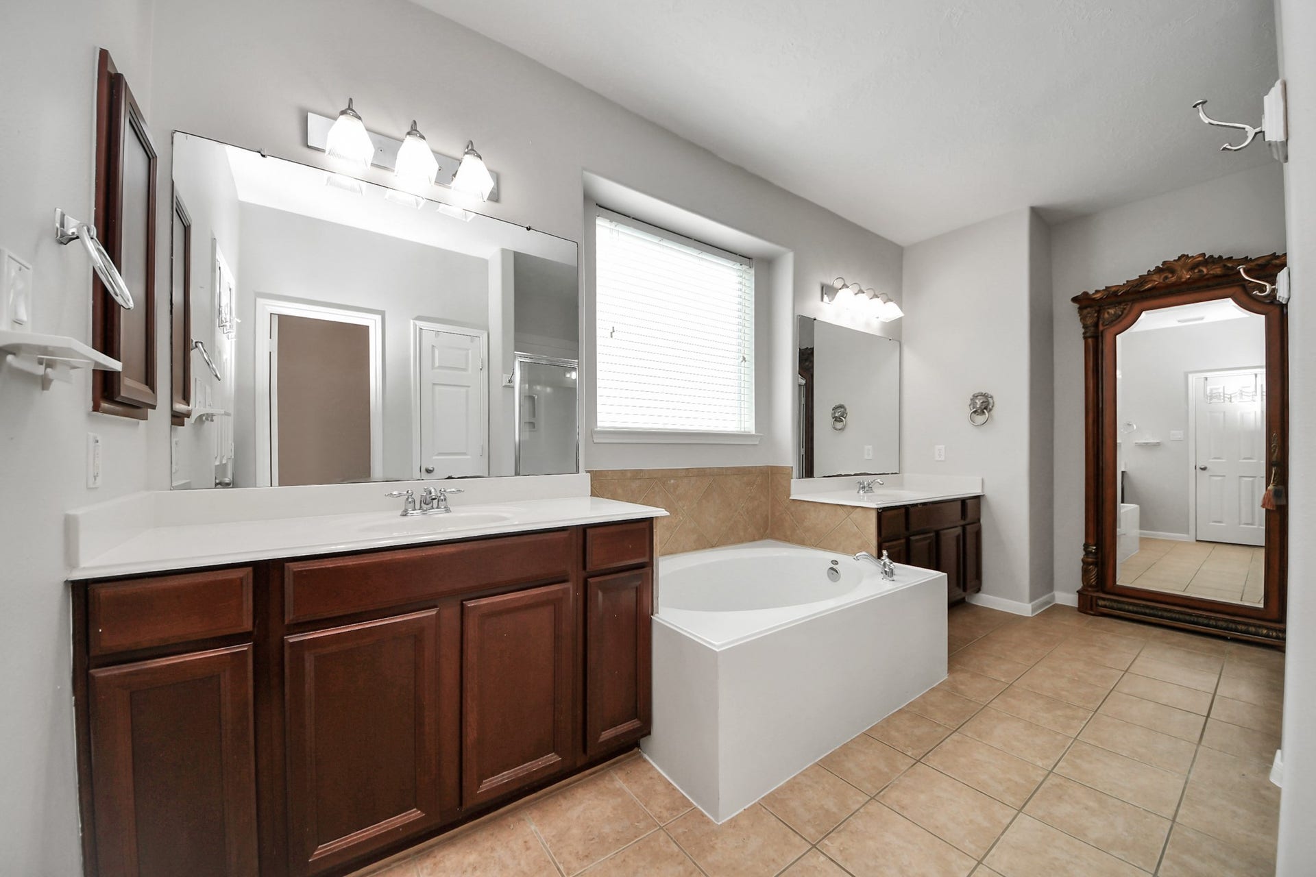 10810 Lake Raven Court, Cypress, TX 77433 Primary Bathroom