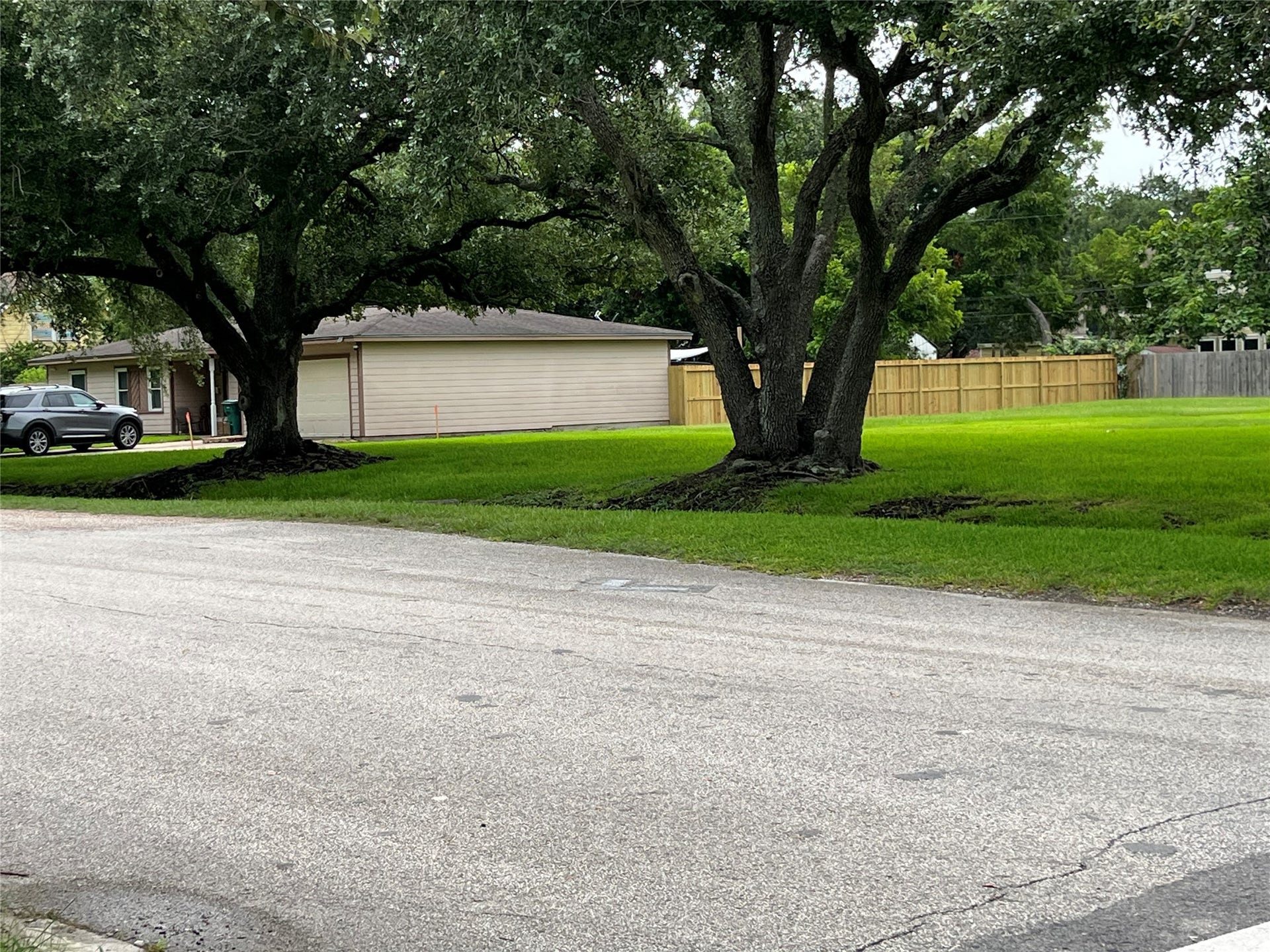 1000 DELMAR, La Marque, TX 77591 1000 DELMAR, La Marque, TX 77591