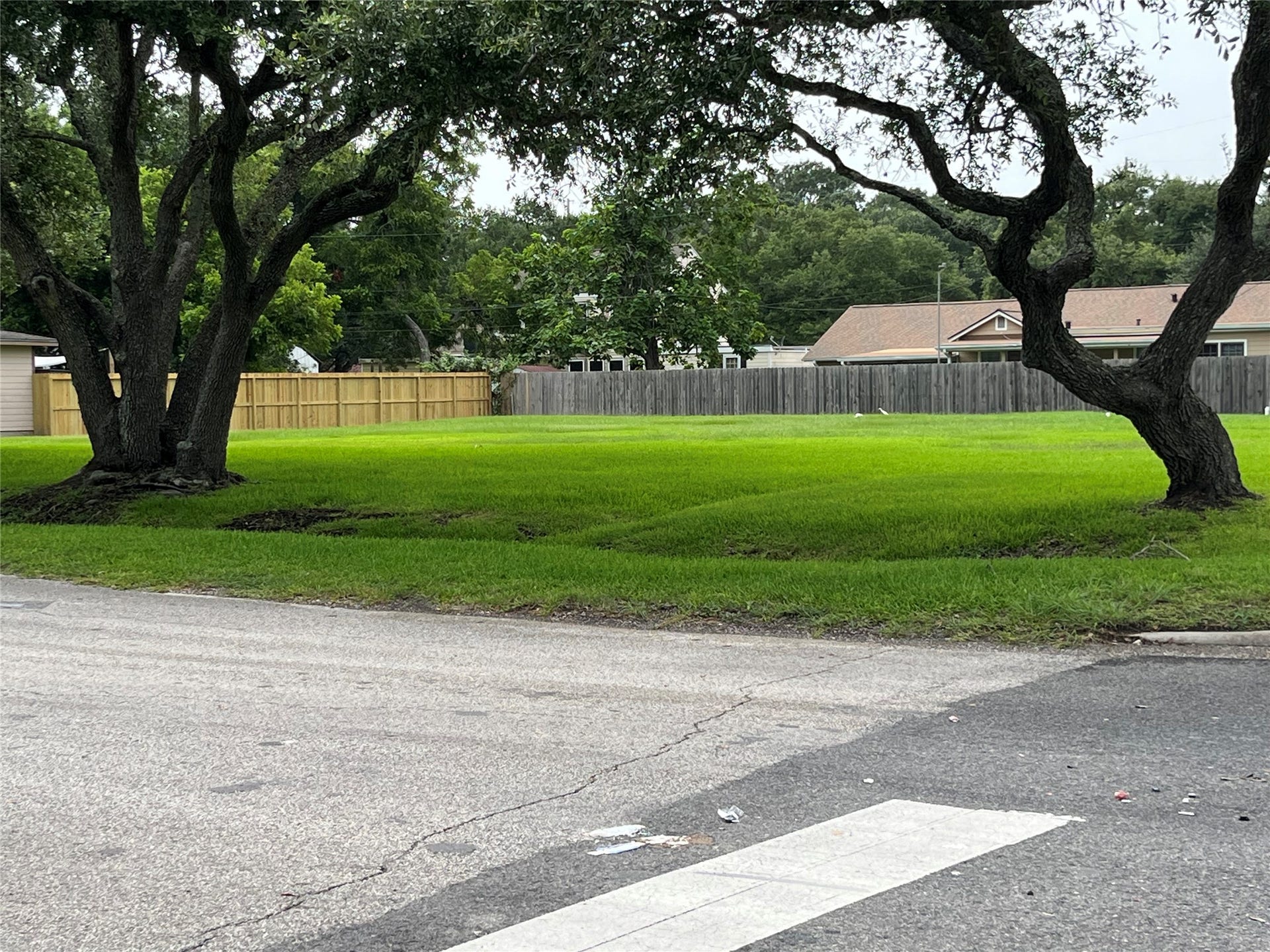 1000 DELMAR, La Marque, TX 77591 1000 DELMAR, La Marque, TX 77591