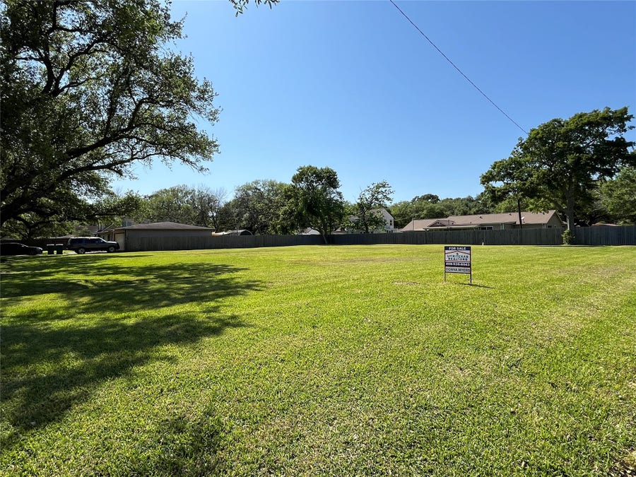 Property photo for 1000 DELMAR, La Marque, TX